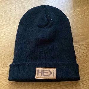 Black HE>i Beanie